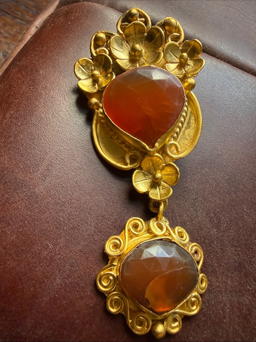 Gold filigree Drop pendant with Carnelian Stones NWOT